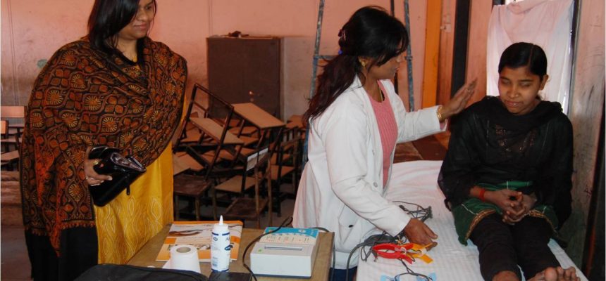 Free Eye Check-up Camp at MCD School, New Delhi organized by Naad Foundation in Oct 2008